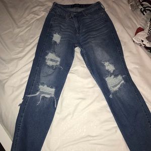 Hollister Ultra High Rise Mom Jean